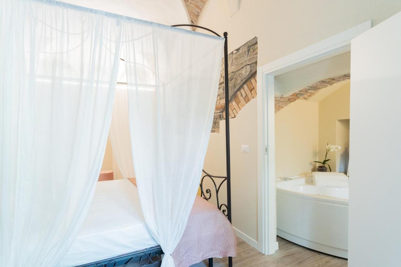 Romantic Escape City Centre With Jacuzzi & Parking By Rent All Комо Екстер'єр фото