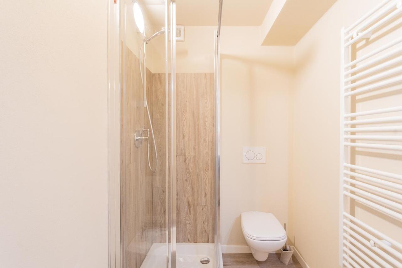 Romantic Escape City Centre With Jacuzzi & Parking By Rent All Комо Екстер'єр фото